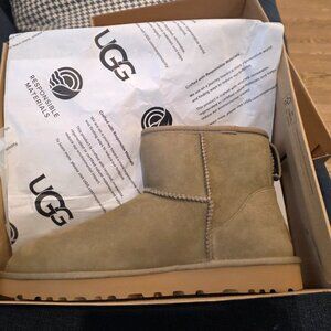 Ugg Women's Classic Mini II Size 12 (NWT)